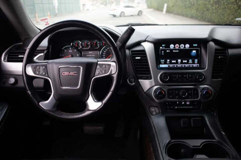 2017 GMC Yukon SLT