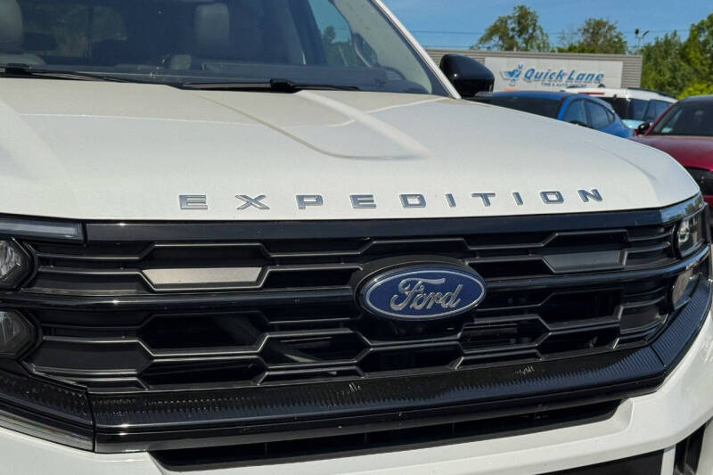 2025 Ford Expedition Active