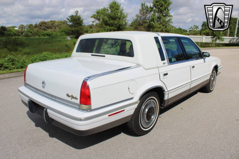 1993 Chrysler New Yorker Fifth Avenue