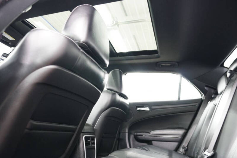 2016 Chrysler 300