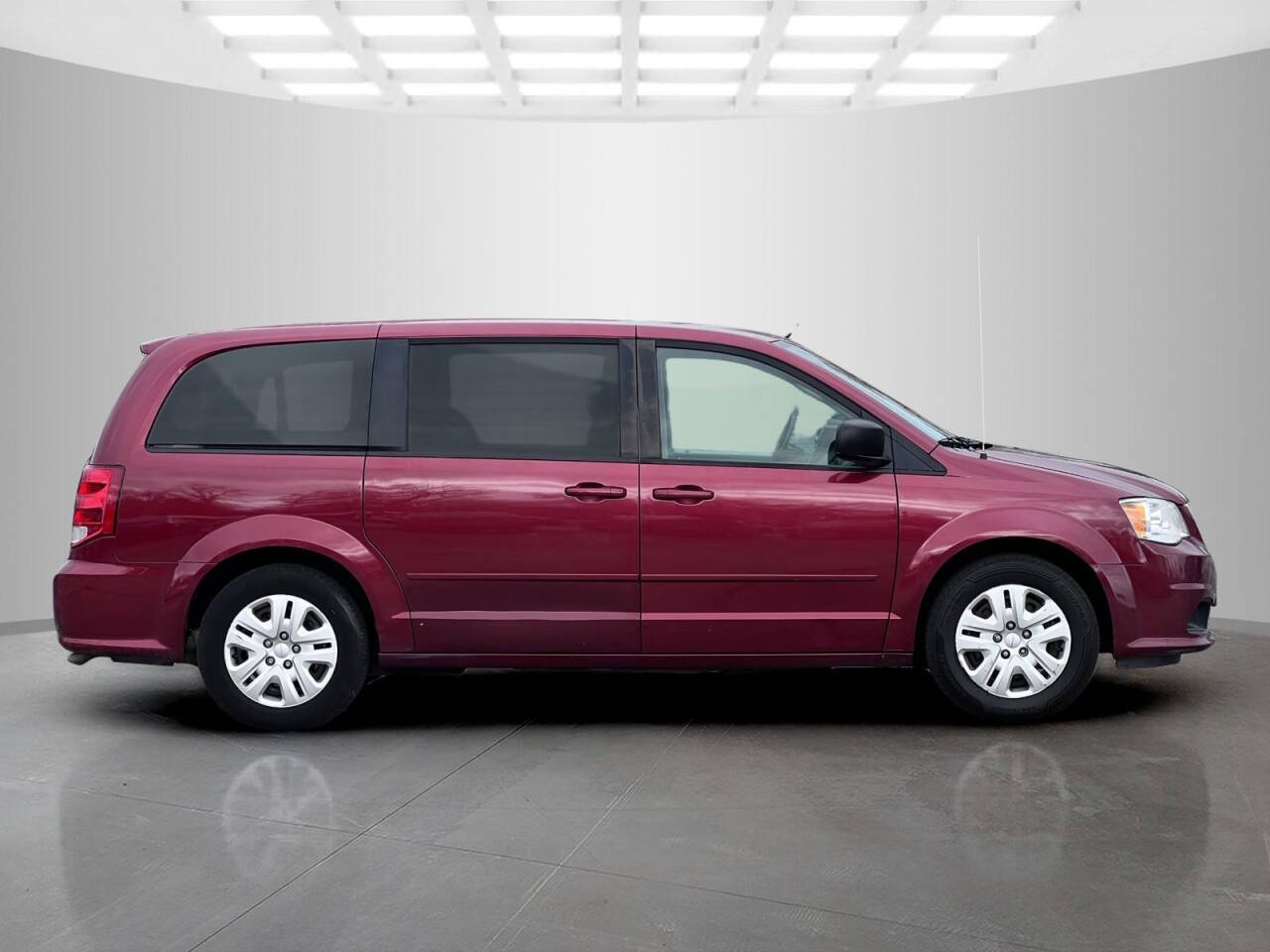 2015 Dodge Grand Caravan for sale at Used Cars Toledo in Oregon, OH