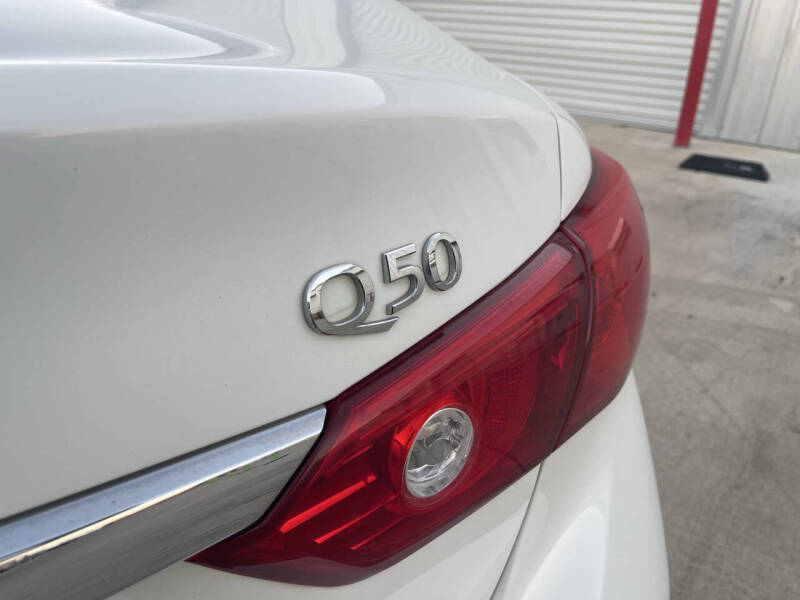 2015 Infiniti Q50 Premium