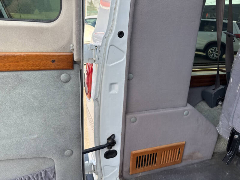 1999 Dodge Ram Van 1500