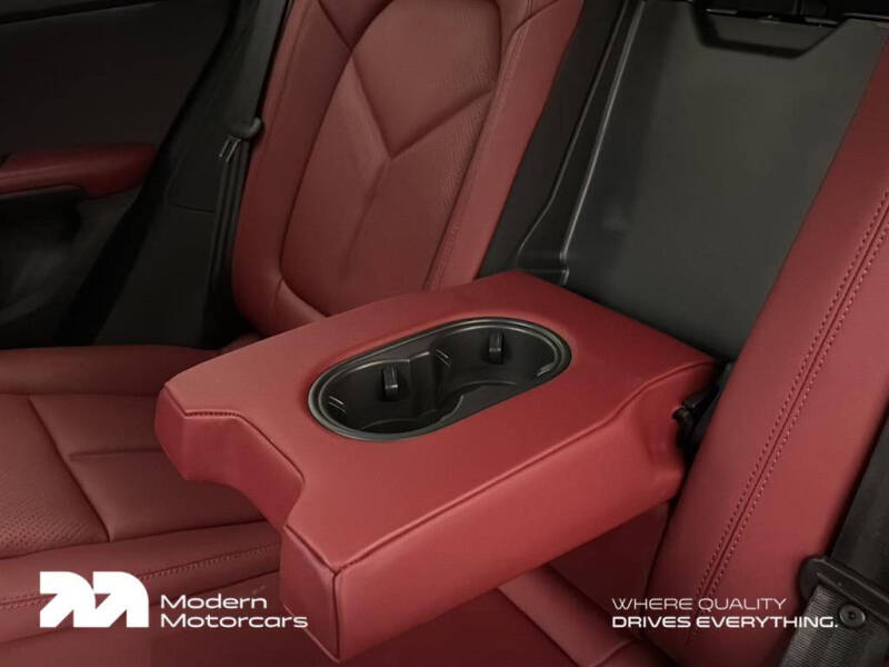 2025 Porsche Macan S