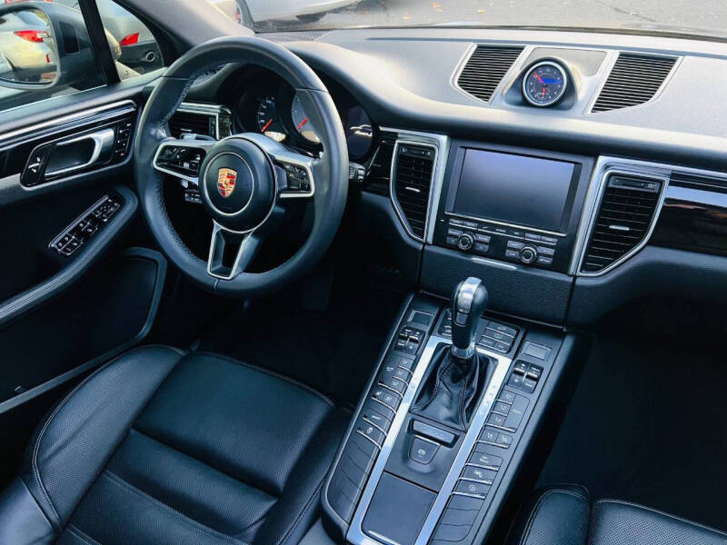 2015 Porsche Macan S
