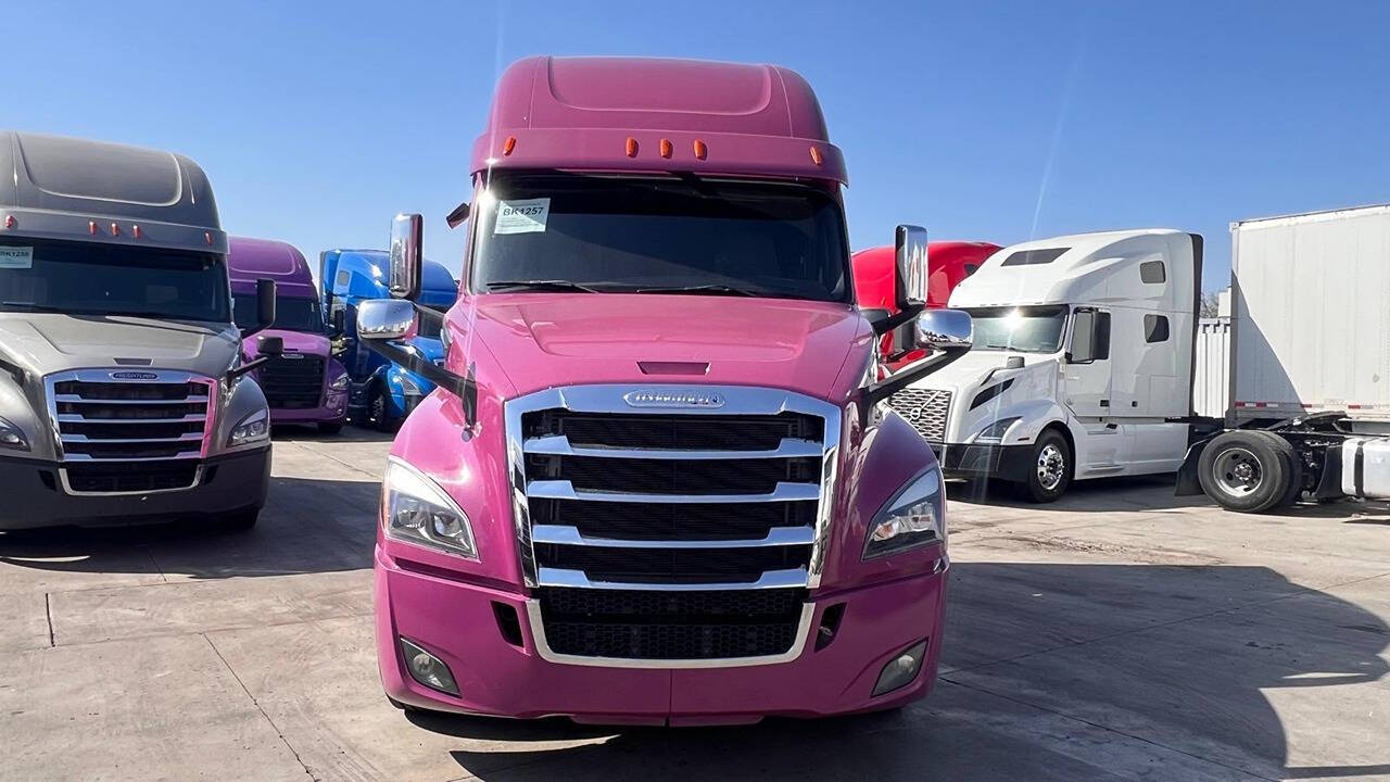 2019 Freightliner Cascadia for sale at KING TRUCK TRAILER SALES in Bakersfield, CA