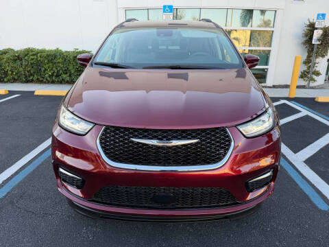 2022 Chrysler Pacifica Touring L