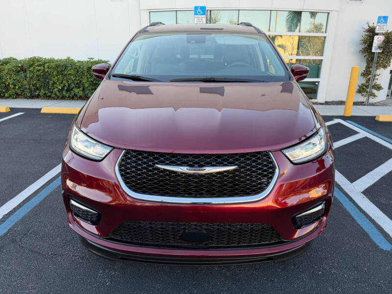 2022 Chrysler Pacifica Touring L