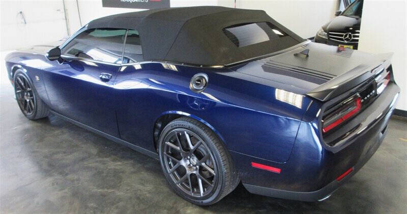 2016 Dodge Challenger 392 HEMI Scat Pack Shaker