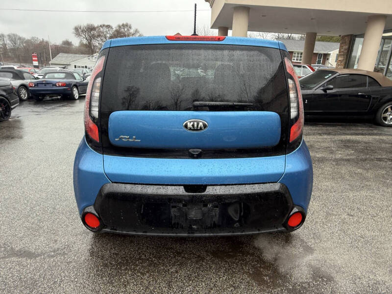 2016 Kia Soul +