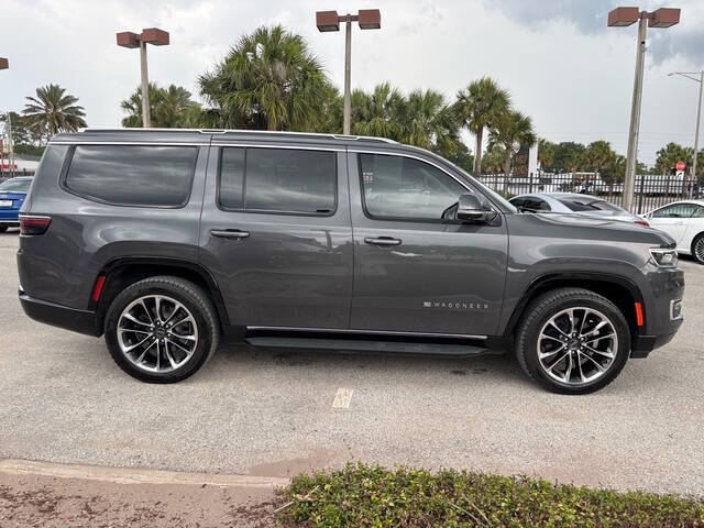 2022 Jeep Wagoneer 17
