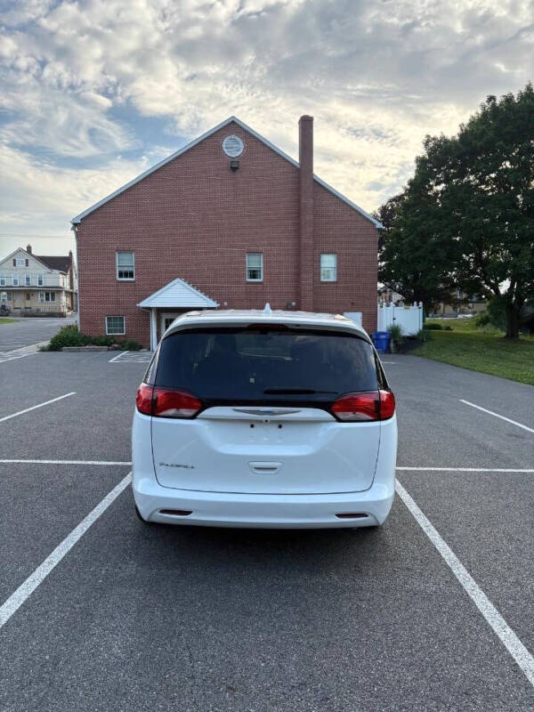 2017 Chrysler Pacifica Touring