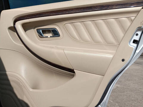 2015 Ford Taurus Limited