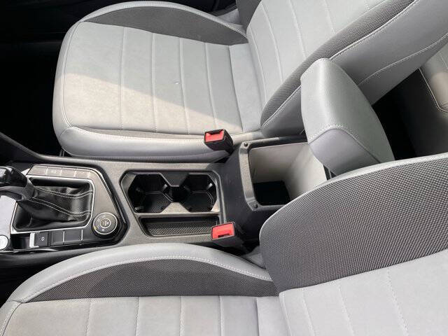 2023 Volkswagen Taos SE 4Motion