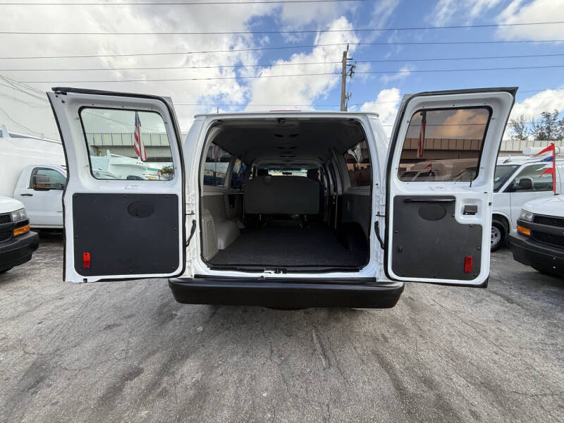 2012 Ford E-350