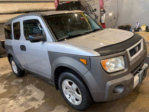 2003 Honda Element for sale at Square Business Automotive in Milwaukee WI