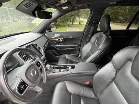 2017 Volvo XC90 T6 Momentum