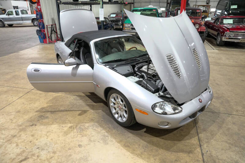 2001 Jaguar XKR