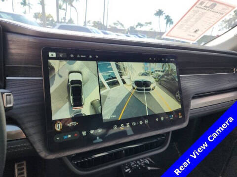 2023 Rivian R1S Adventure