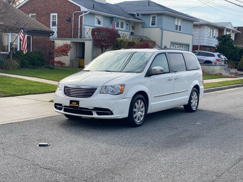 2012 Chrysler Town and Country for sale at Reis Motors LLC in Lawrence NY