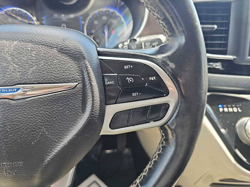 2020 Chrysler Voyager LX