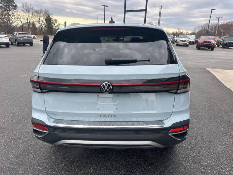 2025 Volkswagen Taos SE