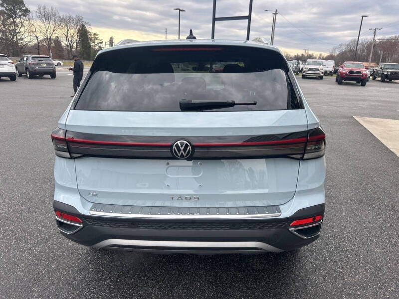 2025 Volkswagen Taos SE