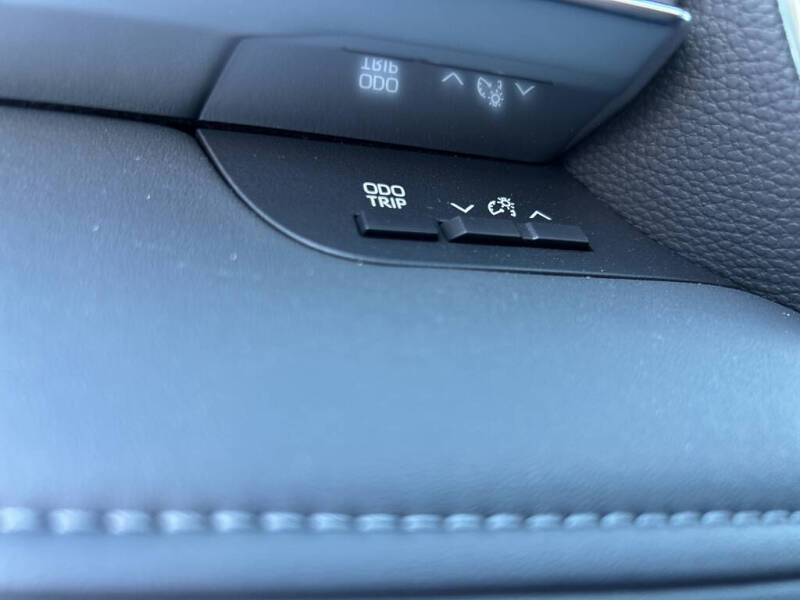 2025 Toyota Highlander Hybrid Platinum