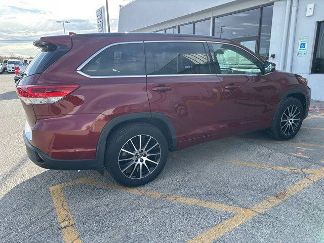 2017 Toyota Highlander SE