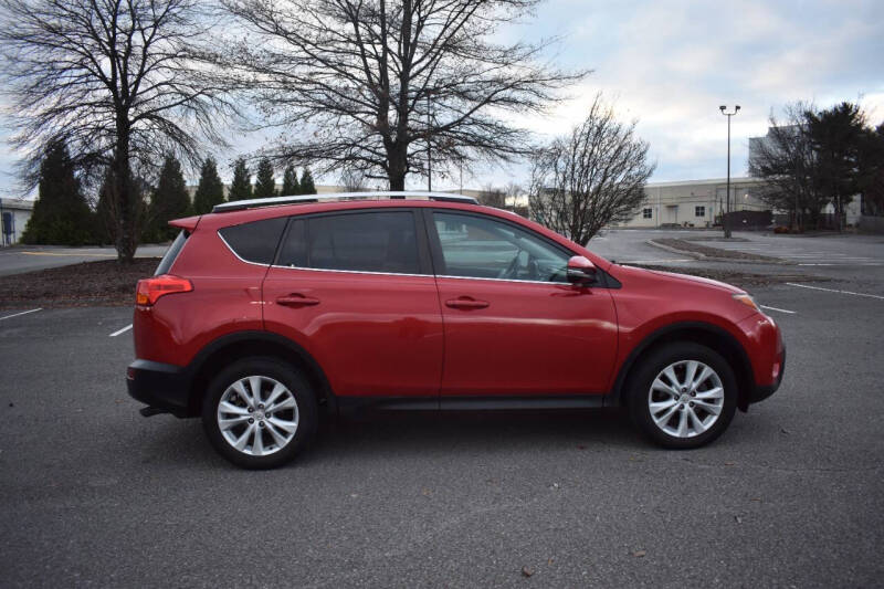 2015 Toyota RAV4 Limited photo 8