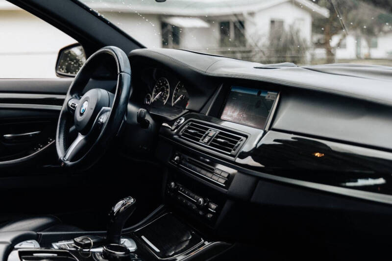 2016 BMW 5 Series 550i xDrive