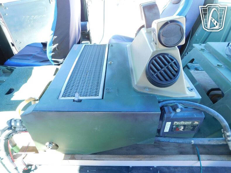 2002 AM General M1123