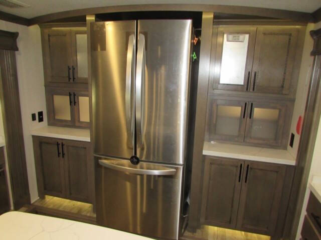 2021 RIVERSTONE LEGACY 42F