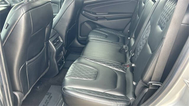 2023 Ford Edge Titanium