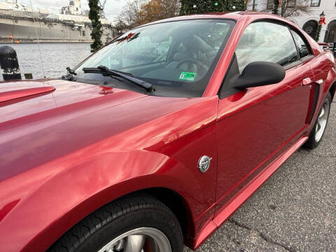 2004 Ford Mustang GT Deluxe