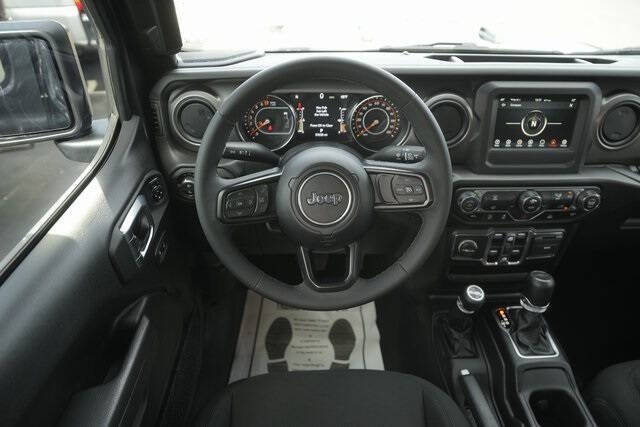 2023 Jeep Gladiator Willys