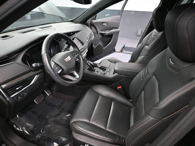 2023 Cadillac XT4 Sport