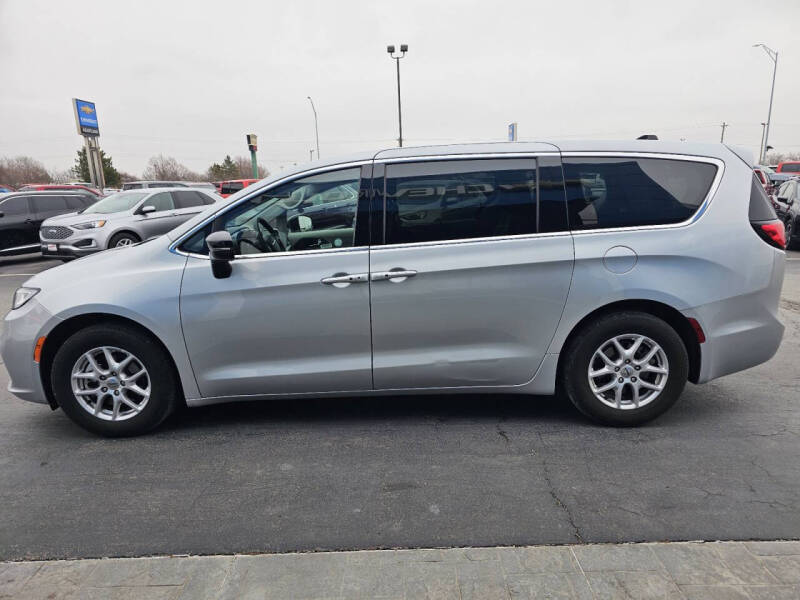 2024 Chrysler Pacifica Touring L