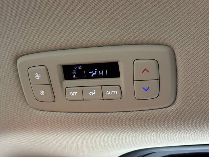 2025 Kia Carnival EX