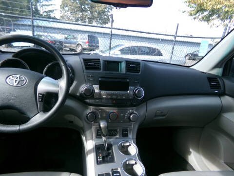 2012 Toyota Highlander SE