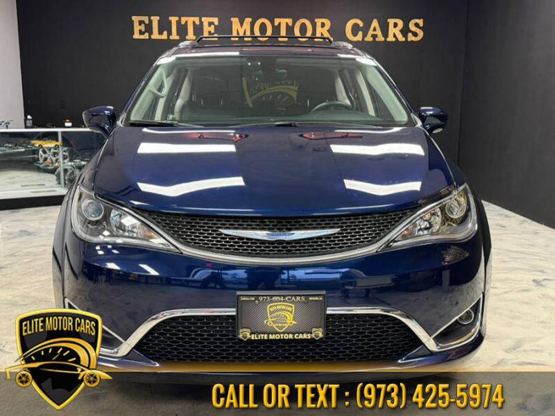 2017 Chrysler Pacifica Touring-L Plus