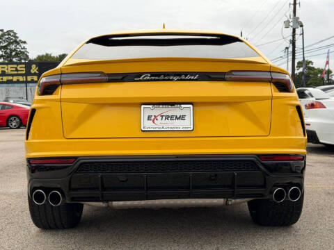 2022 Lamborghini Urus