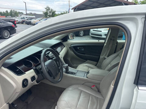 2011 Ford Taurus SEL