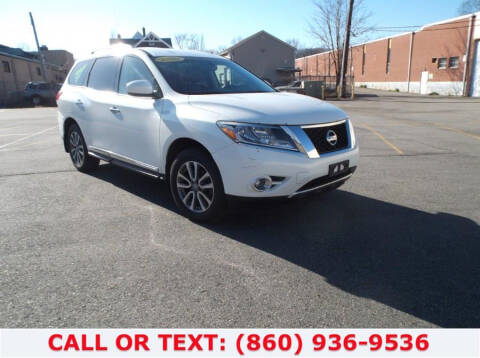 2013 Nissan Pathfinder for sale at Lee Motor Sales Inc. in Hartford CT