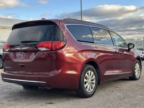 2017 Chrysler Pacifica Touring-L