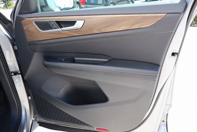 2025 Volkswagen Atlas SE