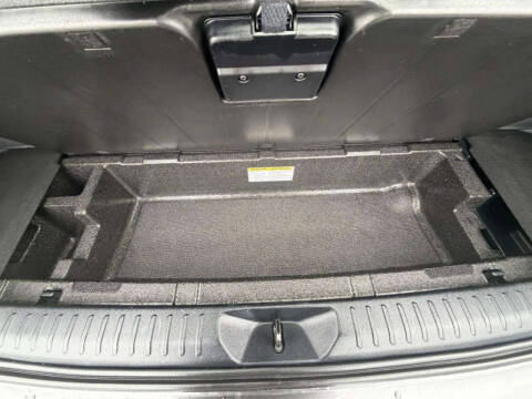 2017 Toyota Prius v Five