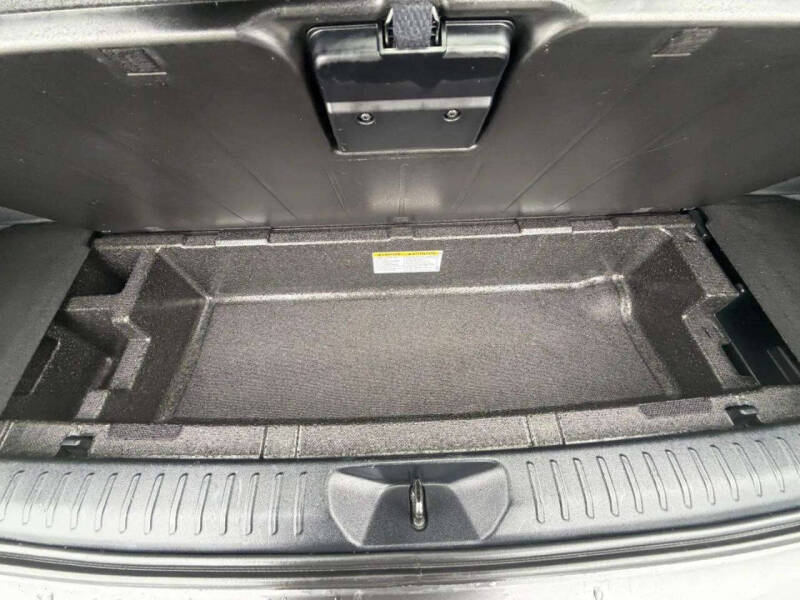 2017 Toyota Prius v Five