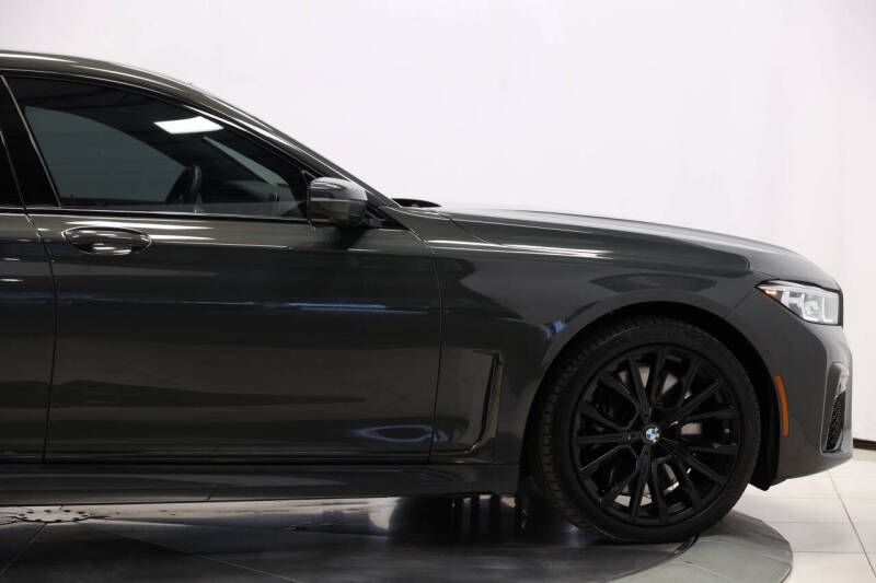 2022 BMW 7 Series M760i xDrive