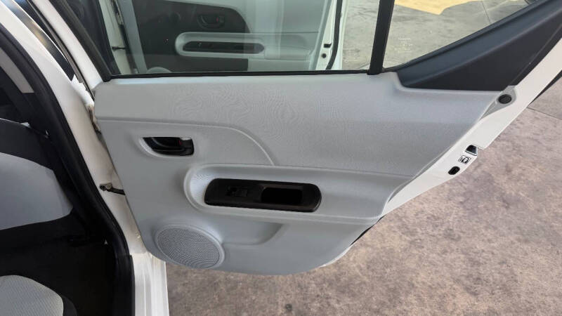 2012 Toyota Prius c Four